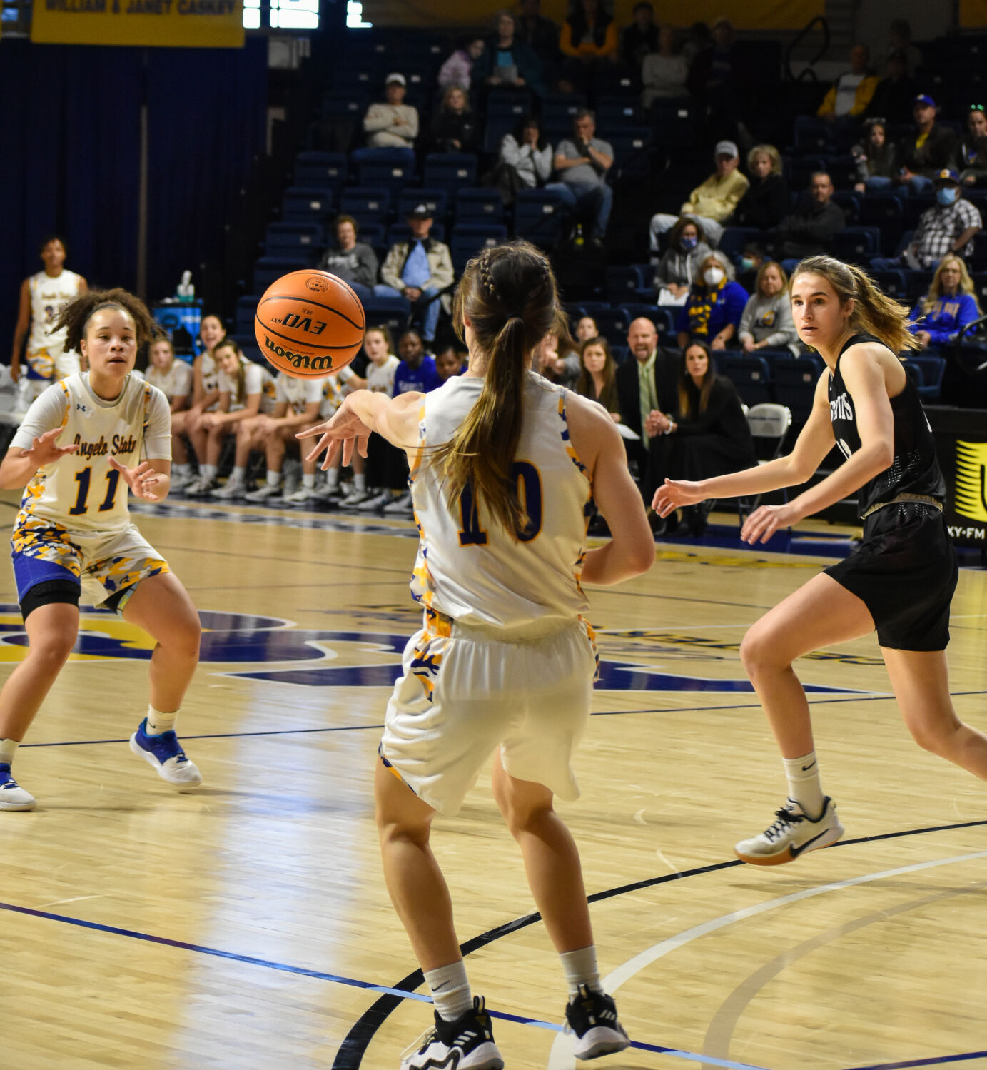 Belles Basketball vs Texas A&M International (2/12/2022) No.1